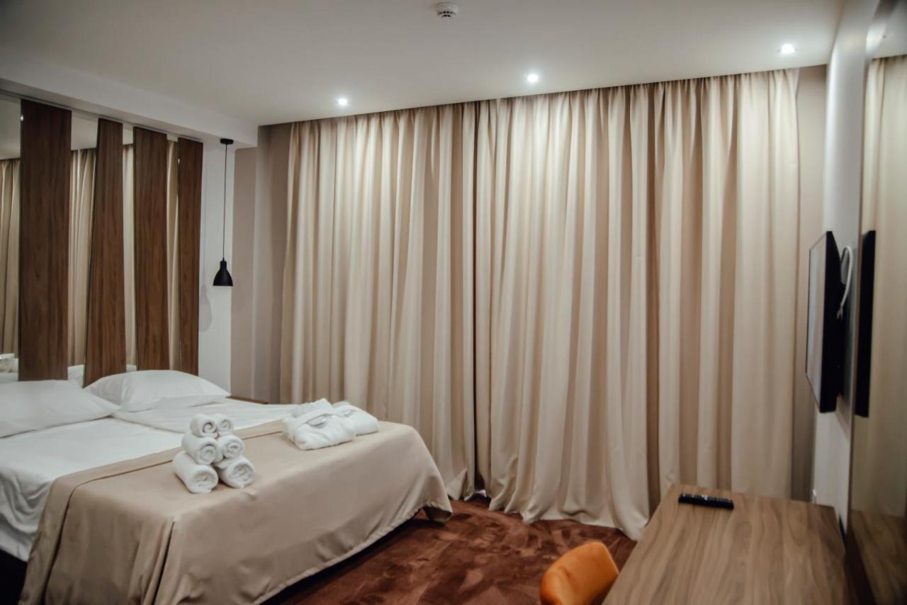 Mk Premier Hotel Novi Pazar Kültér fotó