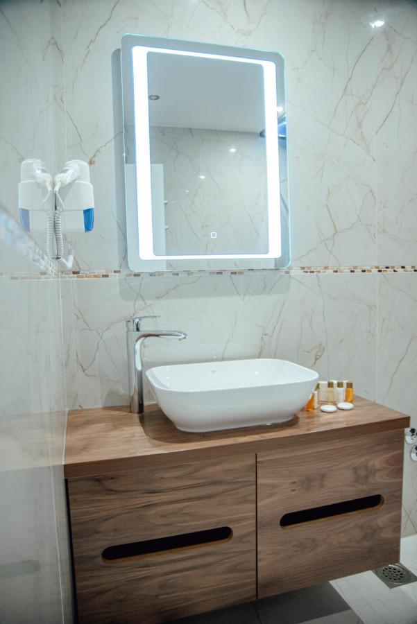 Mk Premier Hotel Novi Pazar Kültér fotó