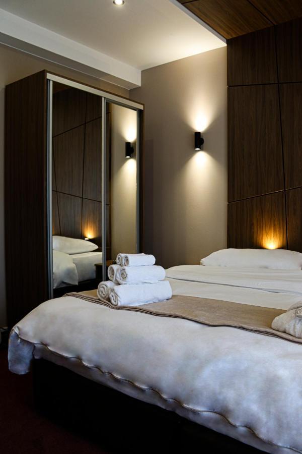 Mk Premier Hotel Novi Pazar Kültér fotó